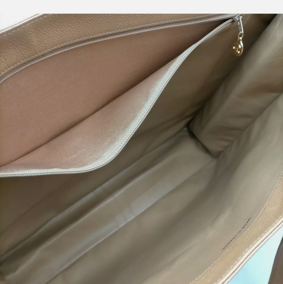 CHANEL CC Beige Caviar Leather Tote - Picture 8 of 9